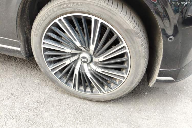 Used XPeng G9 2024 702 Max Right Front Wheel Hub