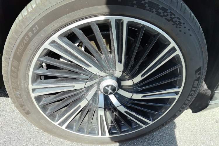 Used XPeng G9 2024 570 Max Right Front Wheel Hub