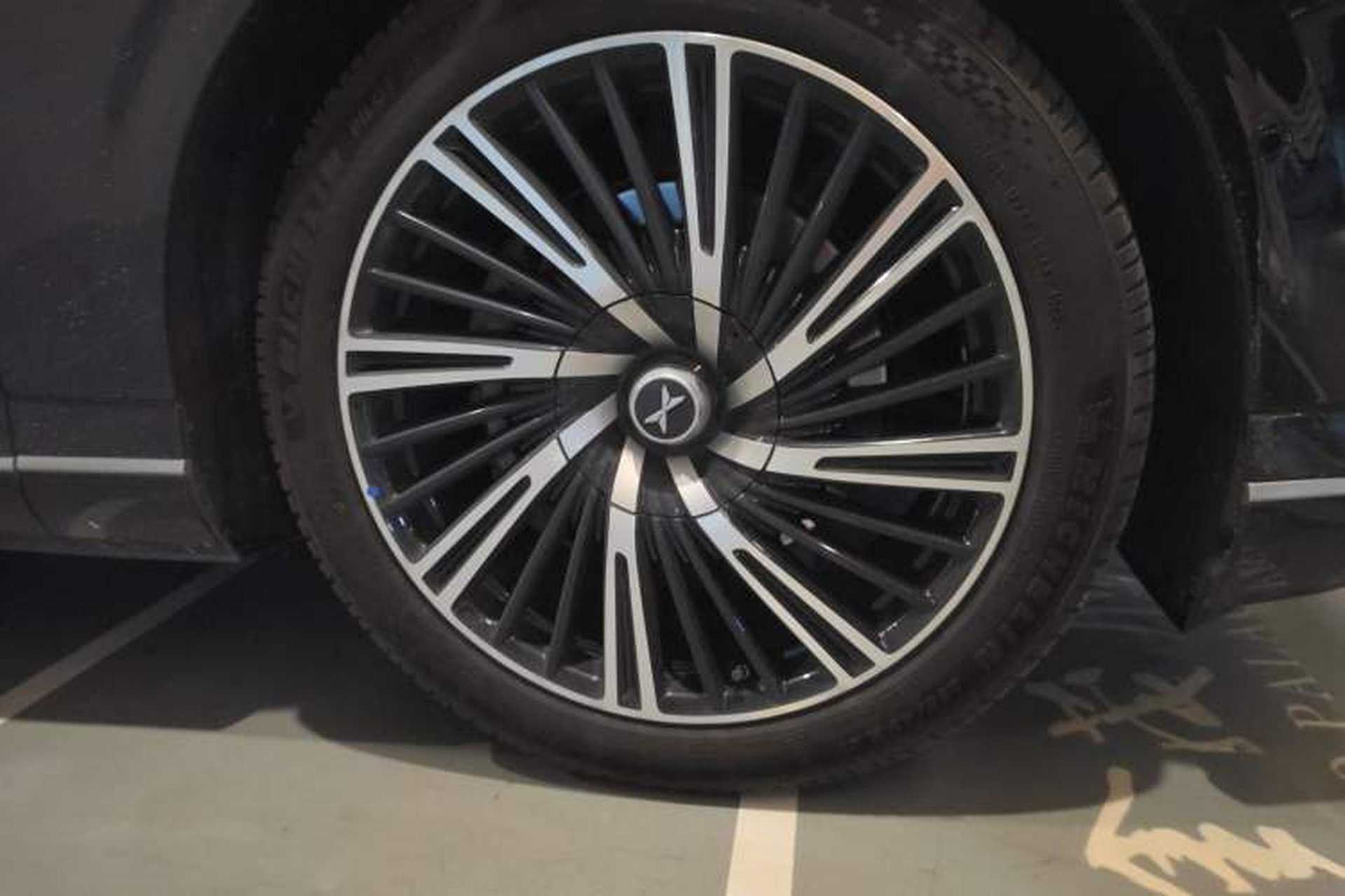 Used XPeng G9 2024 570 Max Right Front Wheel Hub
