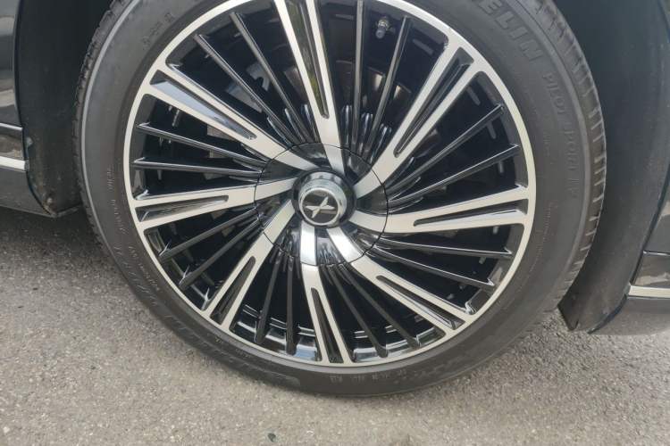 Used XPeng G9 2024 702 Max Right Front Wheel Hub