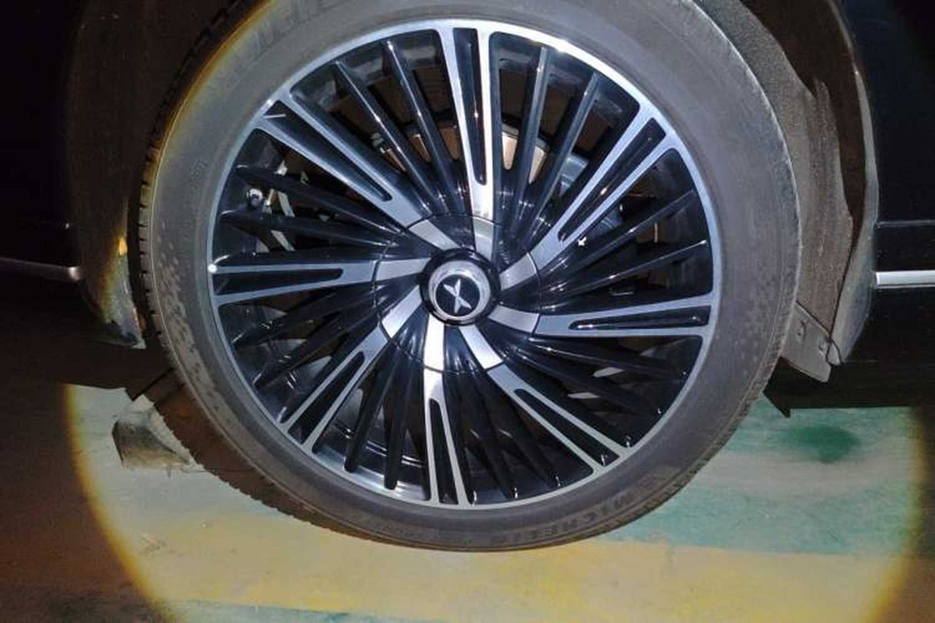 Used XPeng G9 2024 570 Max Right Front Wheel Hub