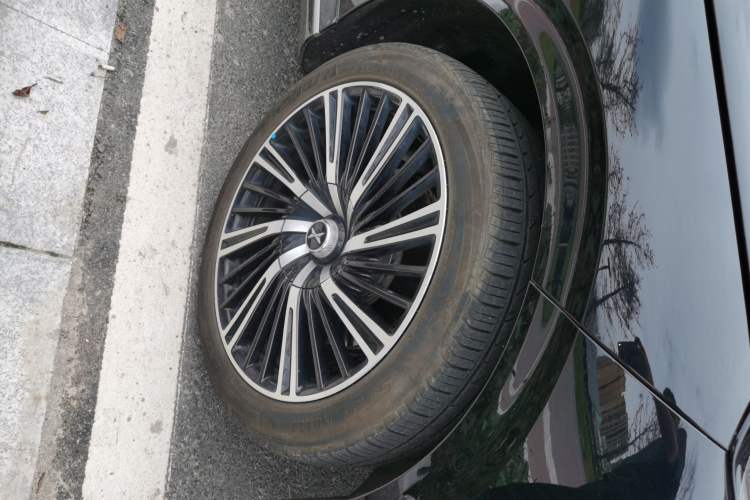 Used XPeng G9 2024 570 Max Right Front Wheel Hub