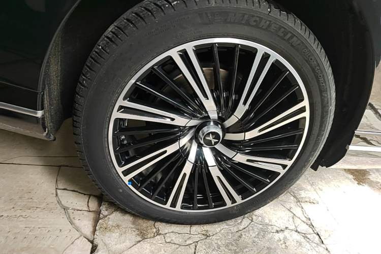 Used XPeng G9 2024 702 Max Right Rear Wheel Hub