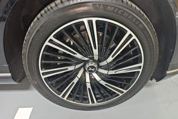 Used XPeng G9 2024 570 Max Right Rear Wheel Hub