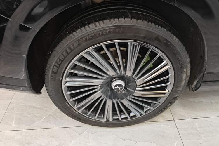 Used XPeng G9 2024 702 Max Right Rear Wheel Hub