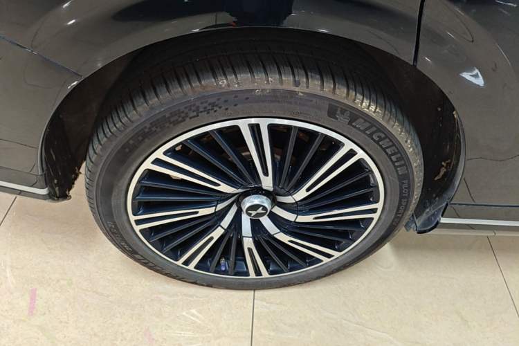 Used XPeng G9 2024 570 Max Right Rear Wheel Hub