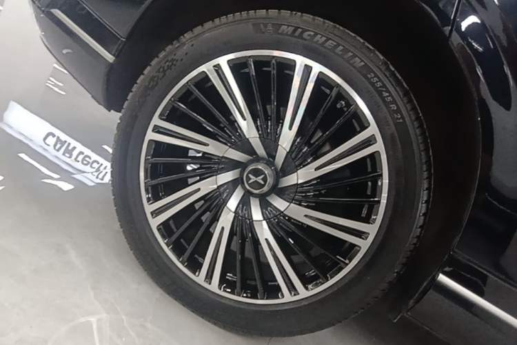 Used XPeng G9 2024 702 Pro Right Rear Wheel Hub
