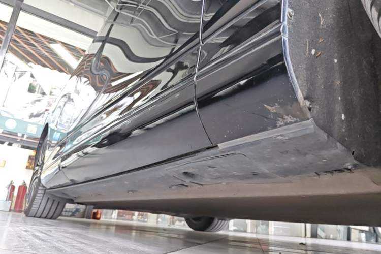 Used XPeng G9 2024 570 Max Right Side Sill