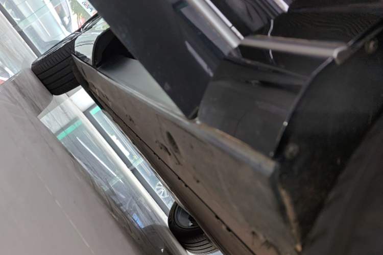 Used XPeng G9 2024 570 Max Right Side Sill
