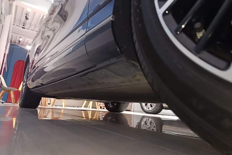 Used XPeng G9 2024 702 Max Right Side Sill