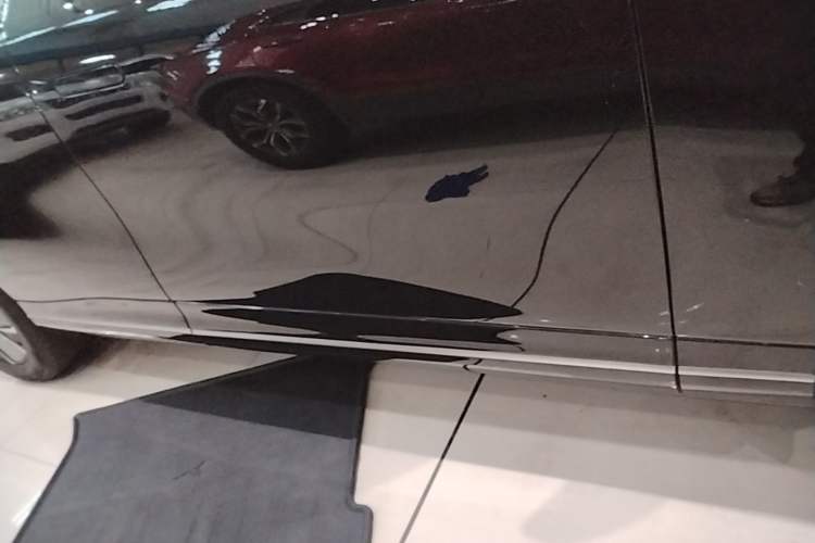 Used XPeng G9 2024 570 Pro Right Side Sill