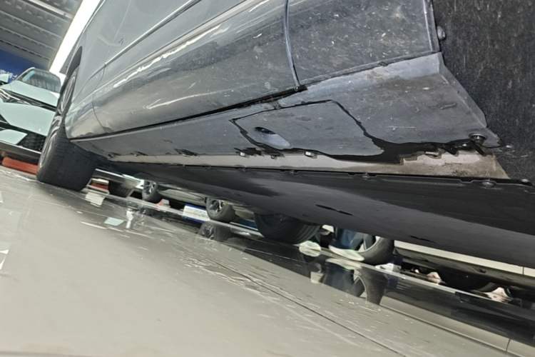 Used XPeng G9 2024 570 Pro Right Side Sill