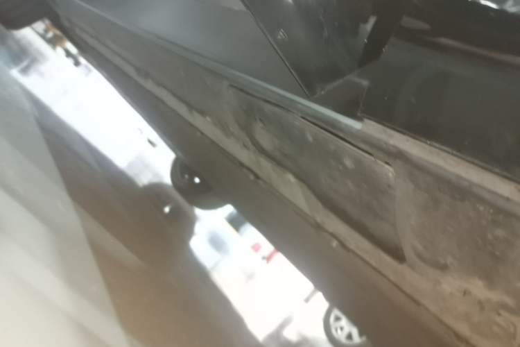 Used XPeng G9 2024 570 Max Right Side Sill