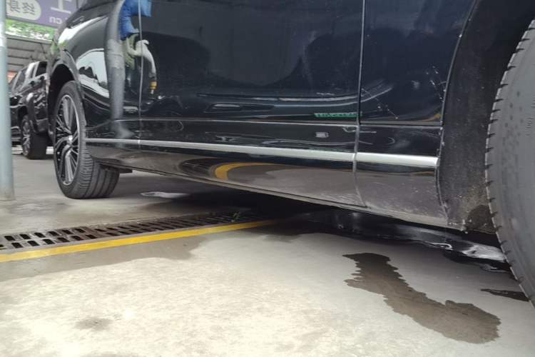 Used XPeng G9 2024 570 Max Right Side Sill