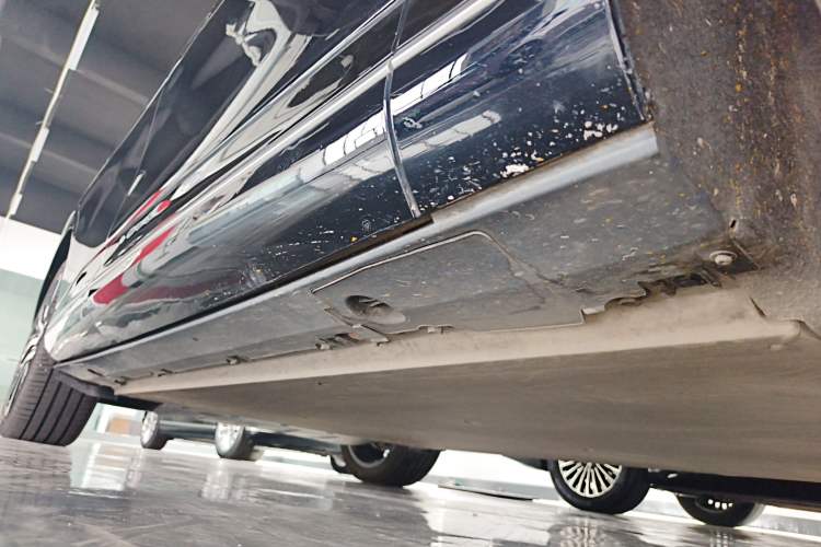 Used XPeng G9 2024 570 Max Right Side Sill