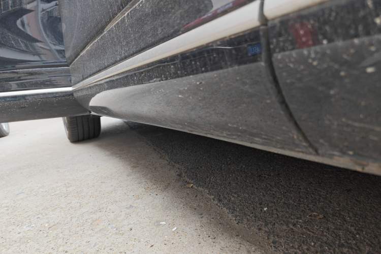 Used XPeng G9 2024 570 Pro Right Side Sill