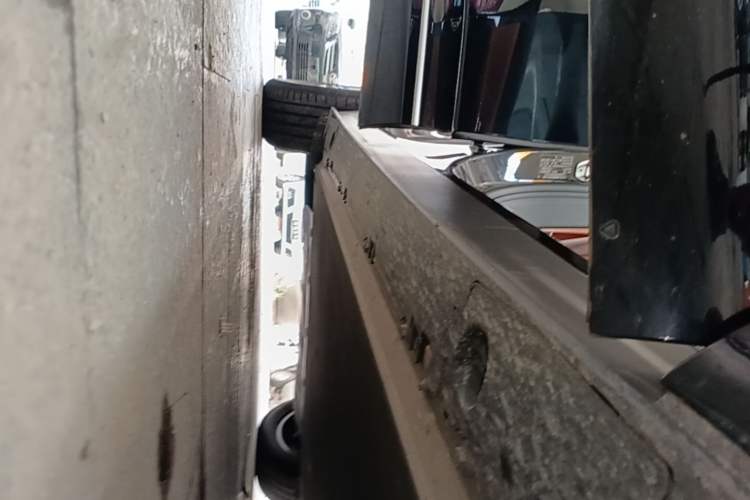 Used XPeng G9 2024 570 Max Right Side Sill