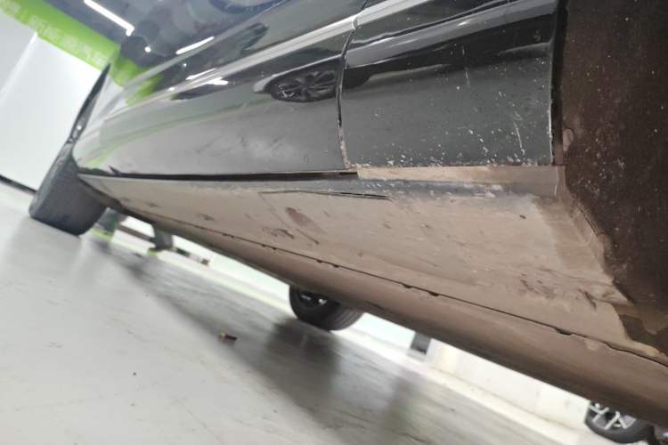Used XPeng G9 2024 570 Pro Right Side Sill