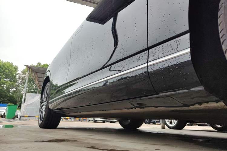 Used XPeng G9 2024 570 Max Right Side Sill