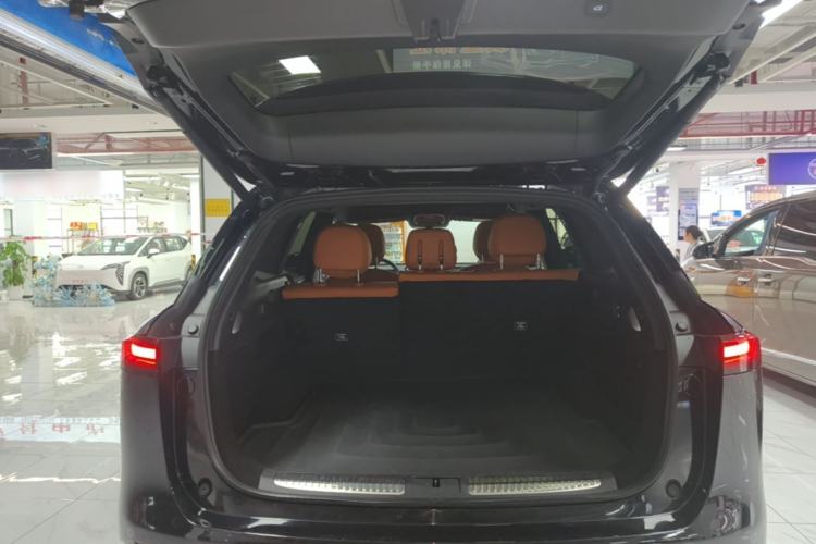 Used XPeng G9 2024 570 Max Trunk