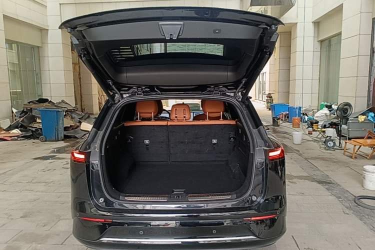 Used XPeng G9 2024 570 Max Trunk