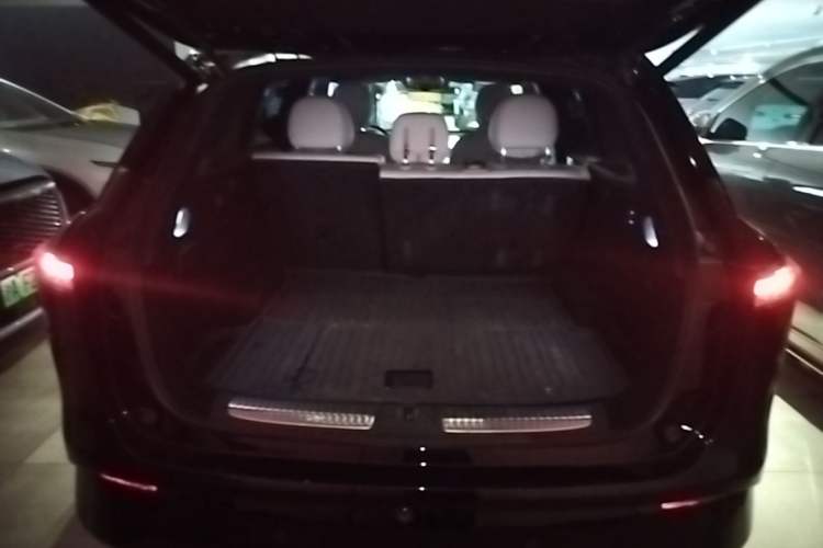 Used XPeng G9 2024 570 Max Trunk