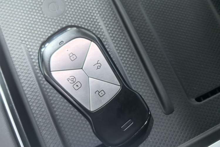 Used XPeng G9 2024 570 Pro Vehicle Key