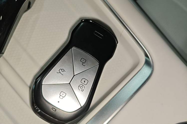 Used XPeng G9 2024 570 Pro Vehicle Key