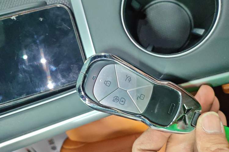 Used XPeng G9 2024 570 Pro Vehicle Key