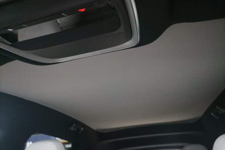 Used XPeng G9 2024 570 Max Headliner