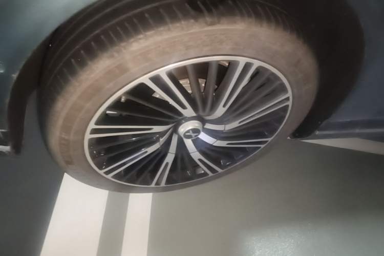 Used XPeng G9 2024 702 Max Left Front Wheel Hub
