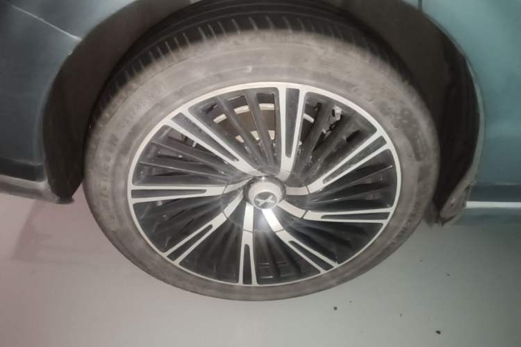 Used XPeng G9 2024 702 Max Right Rear Wheel Hub