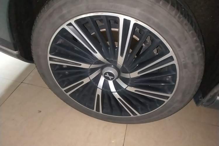 Used XPeng G9 2024 702 Max Right Rear Wheel Hub
