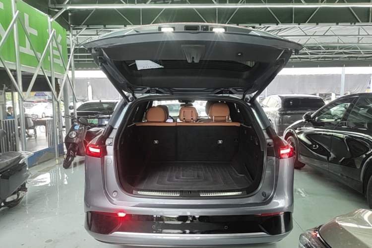 Used XPeng G9 2024 570 Max Trunk