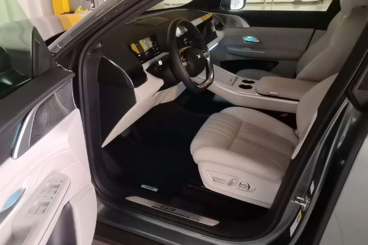 Used XPeng G9 2024 702 Max Driver Seat