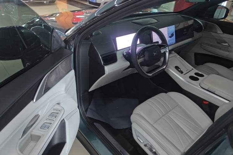 Used XPeng G9 2024 570 Max Driver Seat