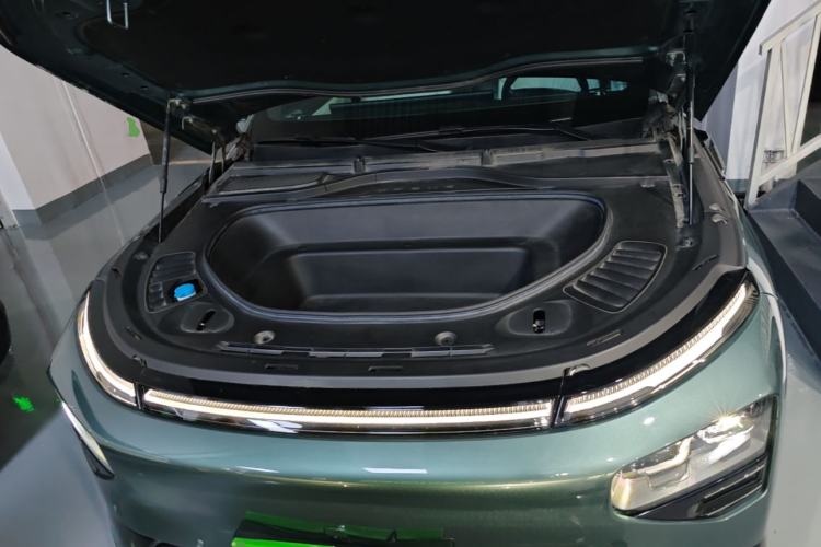 Used XPeng G9 2024 570 Max Engine Bay