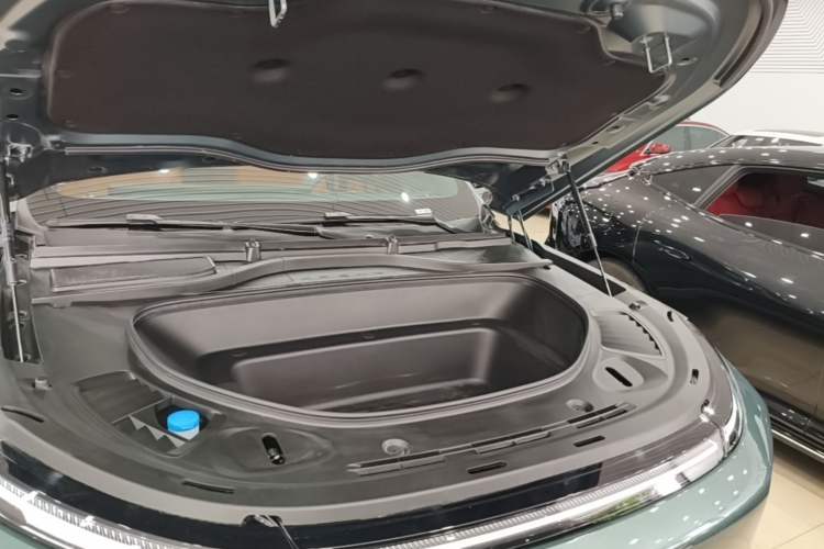 Used XPeng G9 2024 702 Max Engine Bay