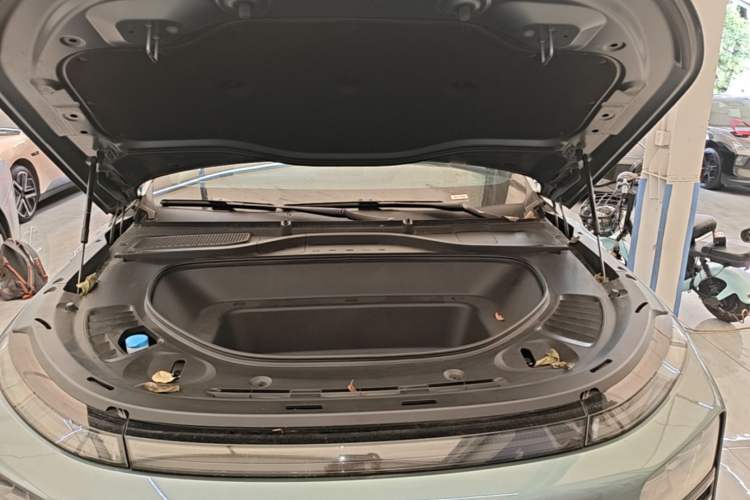 Used XPeng G9 2024 570 Max Engine Bay