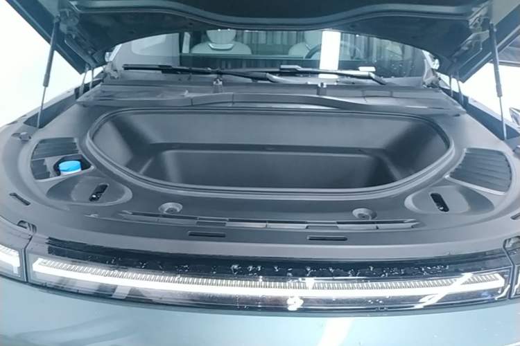 Used XPeng G9 2024 702 Pro Engine Bay