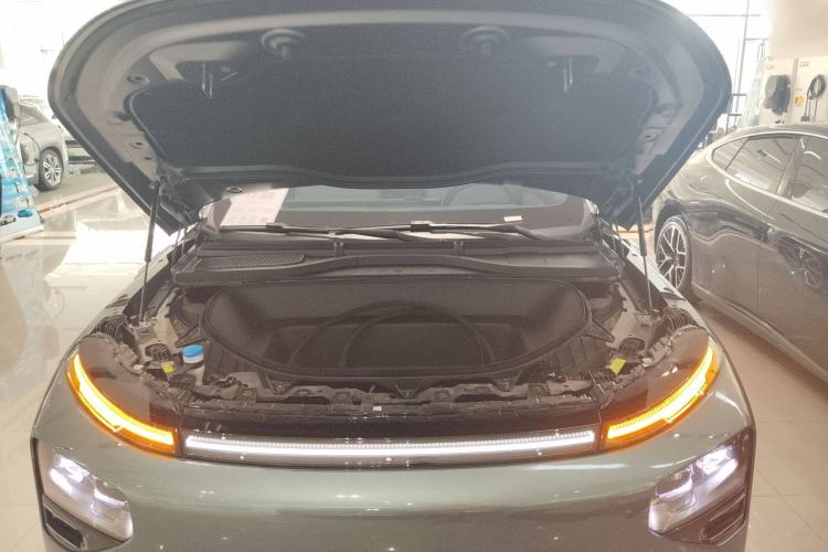 Used XPeng G9 2024 570 Max Engine Bay