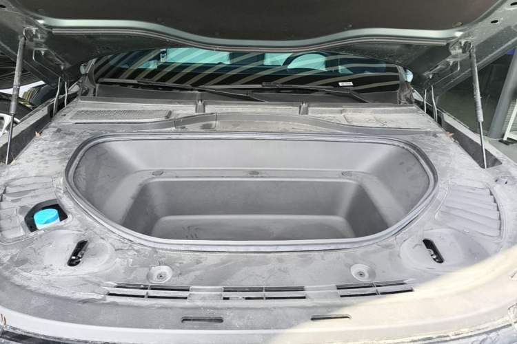 Used XPeng G9 2024 702 Max Engine Bay