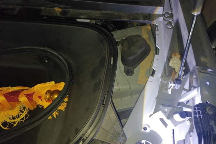 Used XPeng G9 2024 570 Pro Engine Bay Left