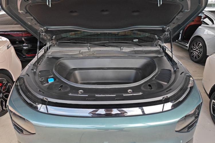 Used XPeng G9 2024 570 Max Engine Bay
