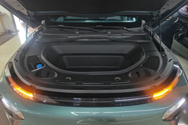 Used XPeng G9 2024 570 Max Engine Bay