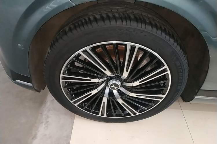 Used XPeng G9 2024 570 Max Exterior 4