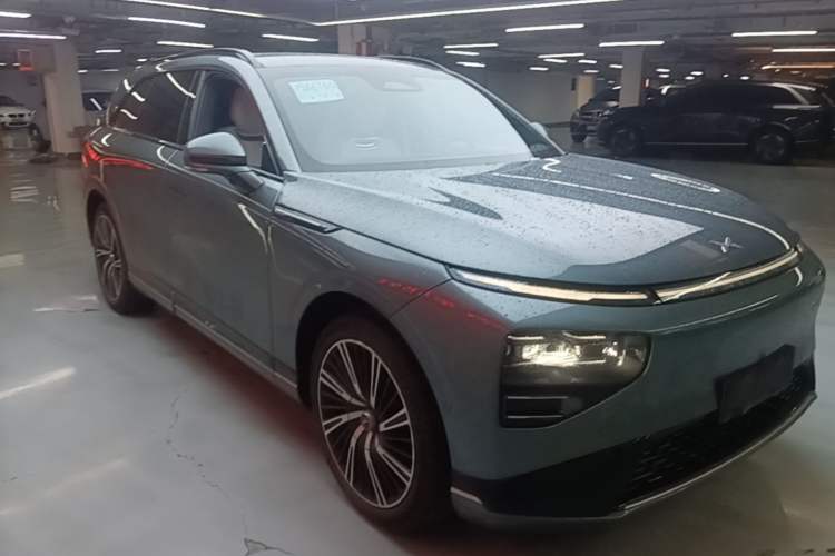 Used XPeng G9 2024 702 Max Front Right 45 Deg