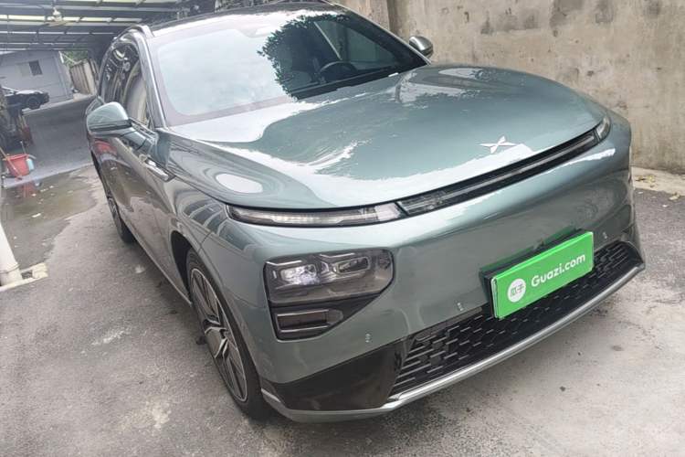 Used XPeng G9 2024 570 Max Front Right 45 Deg