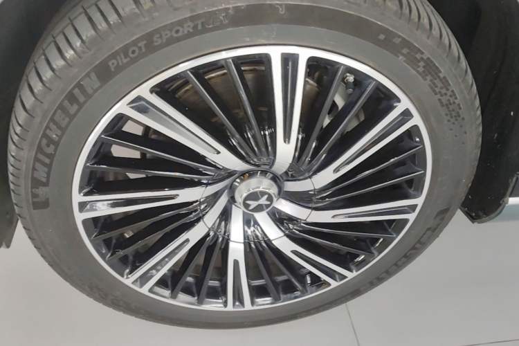 Used XPeng G9 2024 702 Pro Left Front Wheel Hub