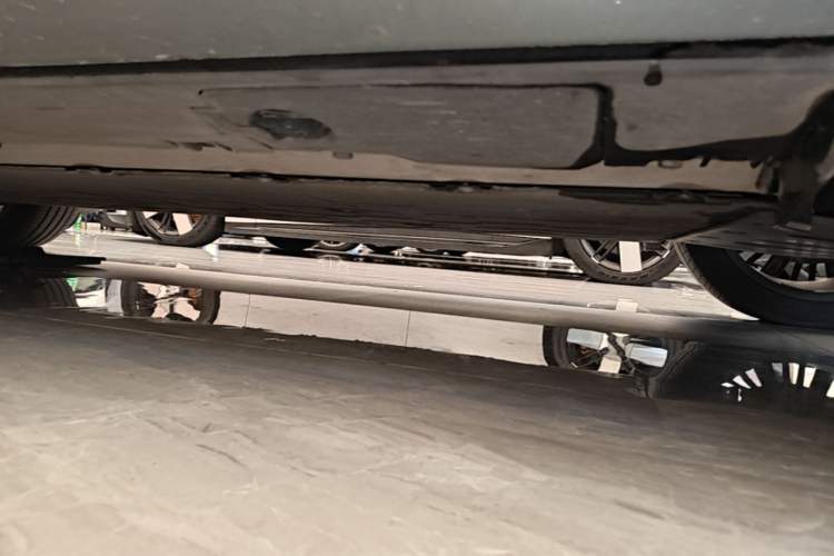 Used XPeng G9 2024 570 Max Left Side Sill